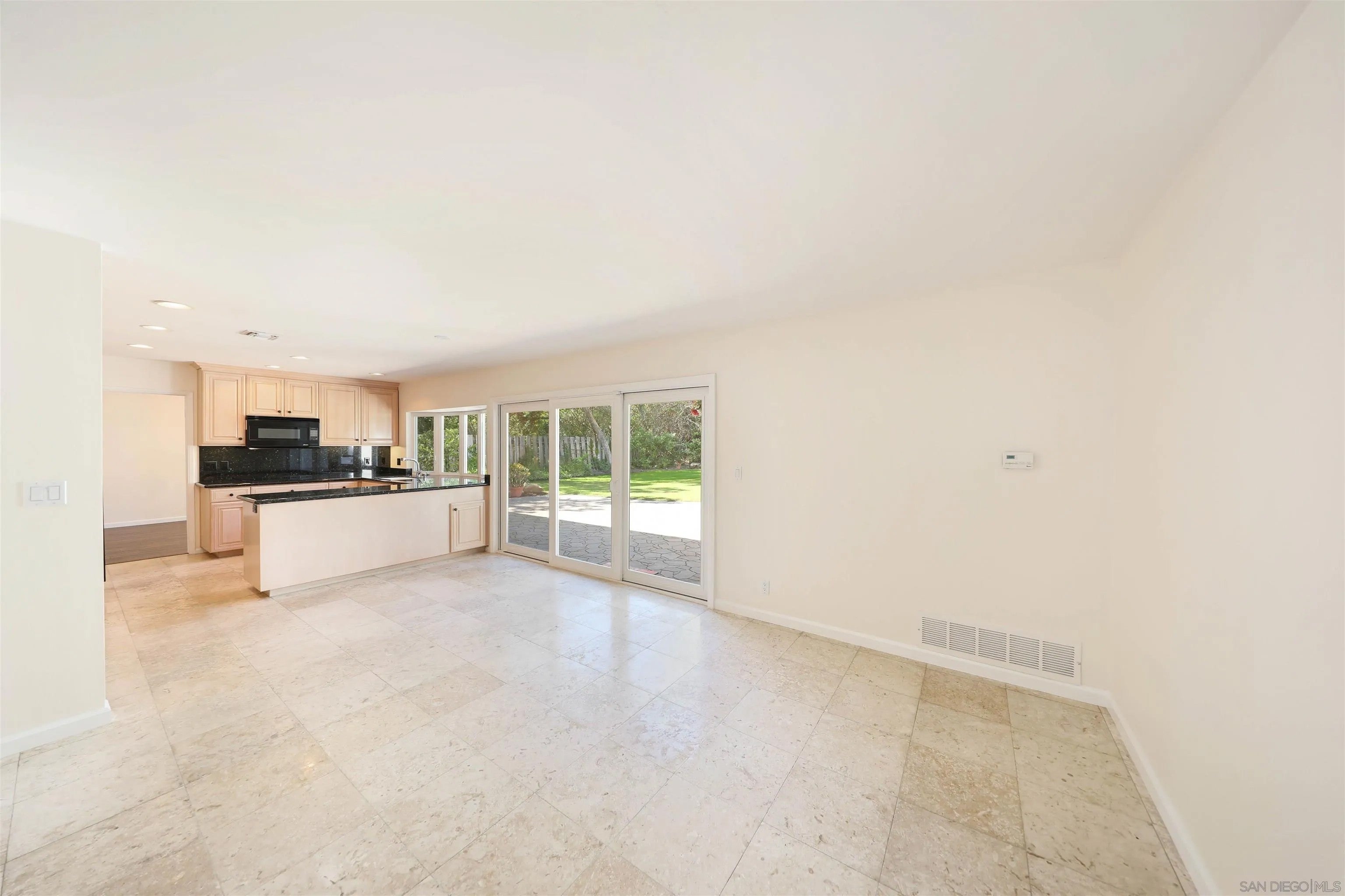 6636 Avenida Andorra