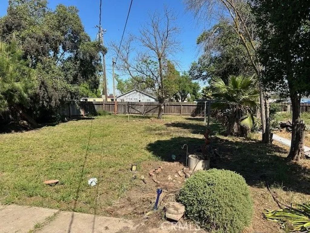 Photo of 1725 E 22nd St, Merced, CA 95340 (MLS # MC26071746)