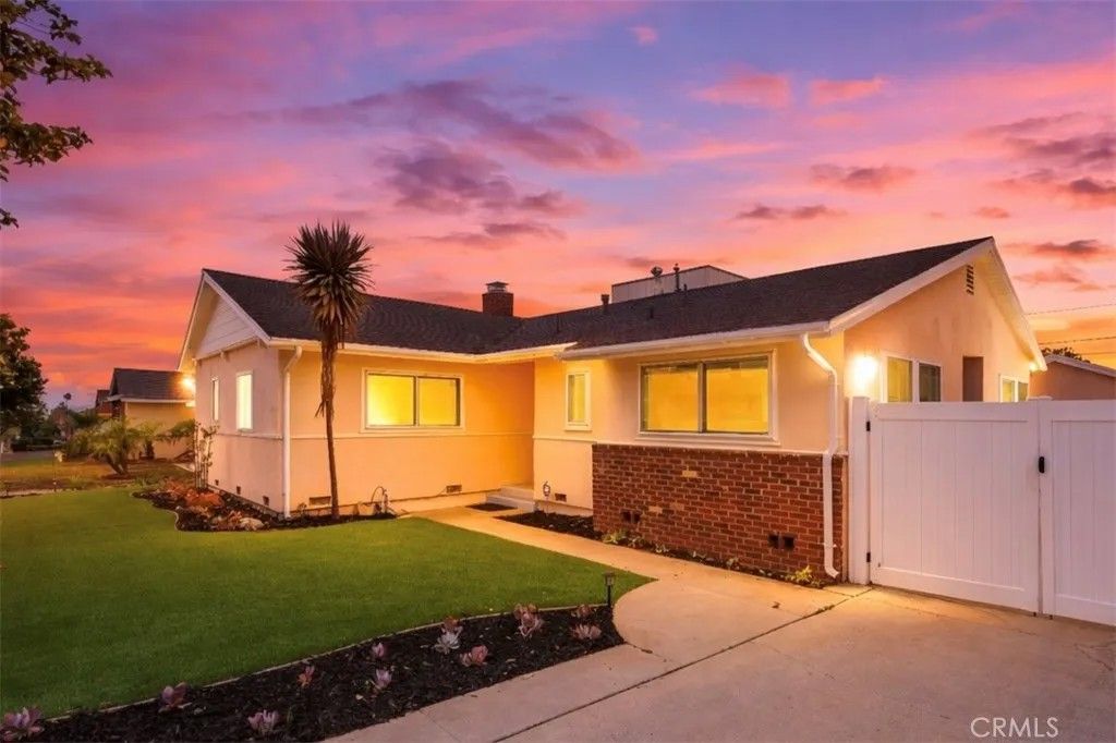 Photo of 10525 S 4th Avenue, Inglewood, CA 90303 (MLS # PV26088876)