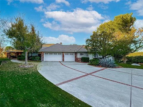 Photo of 24525 Desert, Newhall, CA 91321 (MLS # SR26044632)