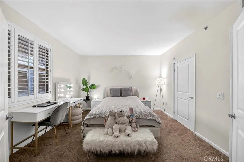 Photo of 201 E Angeleno Avenue #206, Burbank, CA 91502 (MLS # WS25282147)