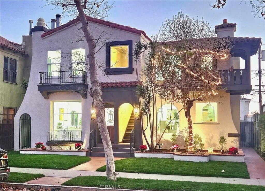 Photo of 3104 W 43rd Place, Los Angeles, CA 90008 (MLS # IN25279841)