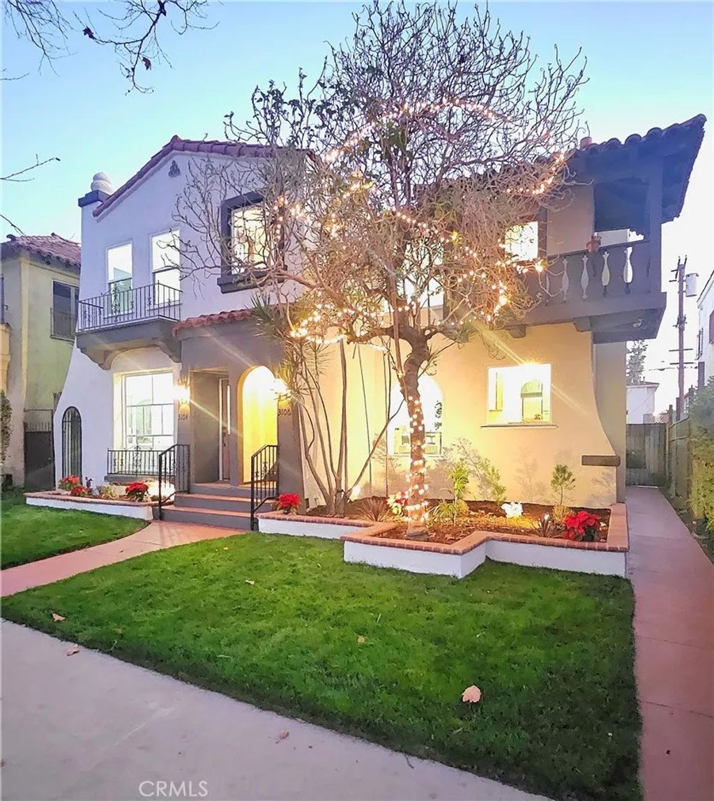 Photo of 3104 W 43rd Place, Los Angeles, CA 90008 (MLS # IN25279841)