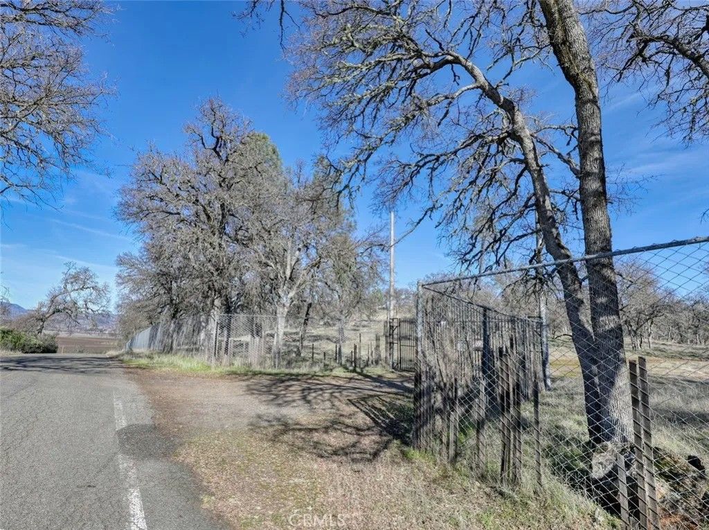 Photo of 19755 Grange Rd, Middletown, CA 95461 (MLS # LC26015199)