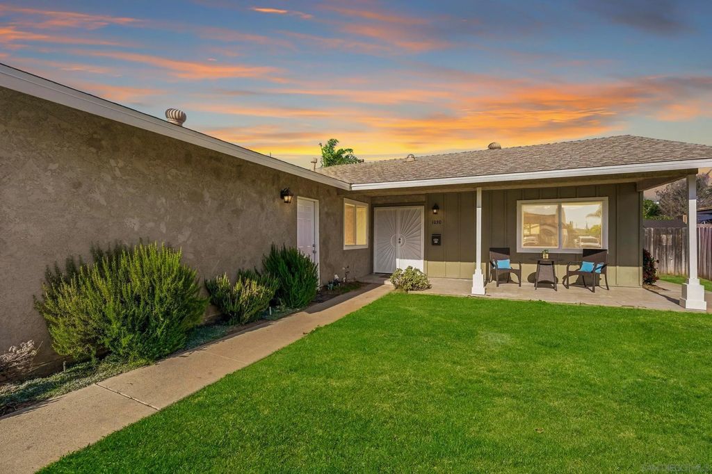 Photo of 1030 Daisy St, Escondido, CA 92027 (MLS # 260005037)