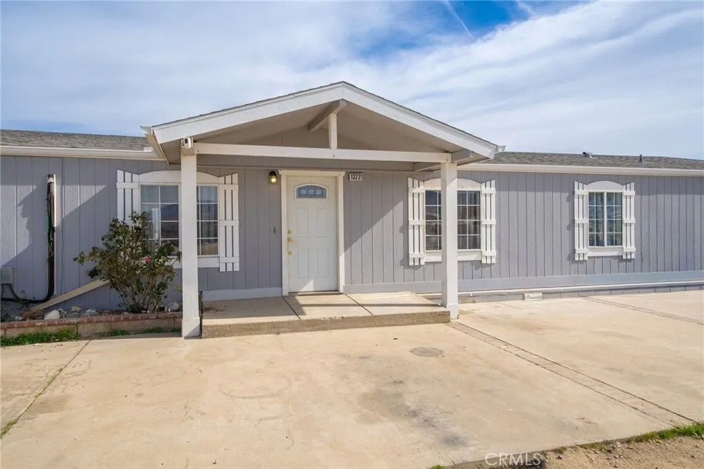 Photo of 13221 Arena Road, Pinon Hills, CA 92372 (MLS # CV26024105)