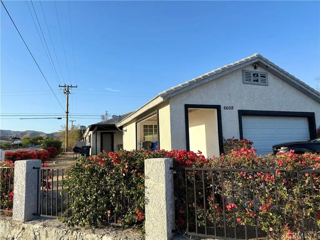 Photo of 66012 5th Street, Desert Hot Springs, CA 92240 (MLS # SW26092531)