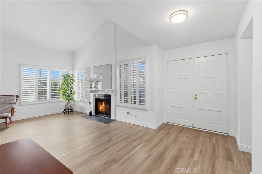 803 E Palm