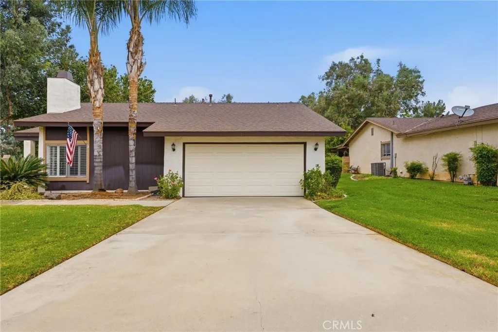 803 E Palm