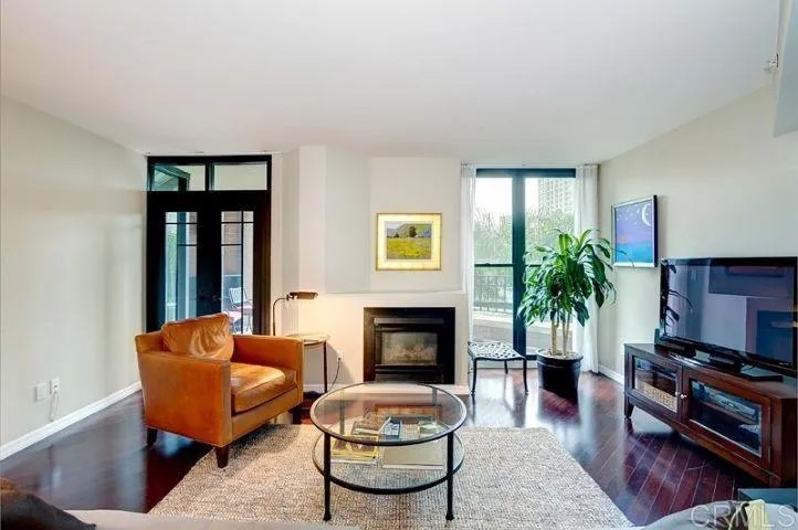 500 W Harbor Drive 318