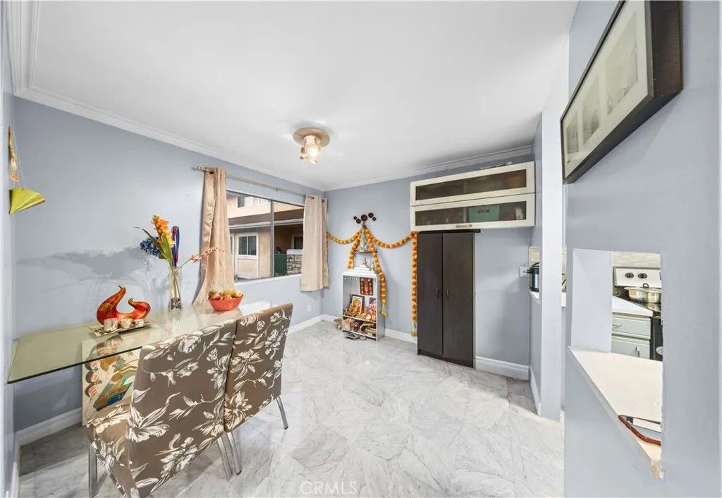 Photo of 121 Sinclair Avenue #225, Glendale, CA 91206 (MLS # GD26002697)