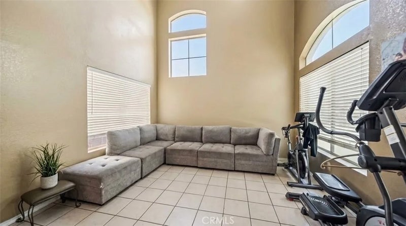 44440 Avenida Del Rio