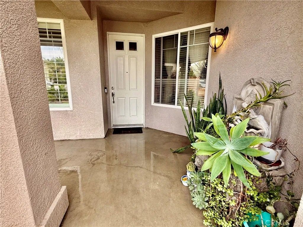 Photo of 40254 Via Sonoro, Murrieta, CA 92562 (MLS # IV25222693)