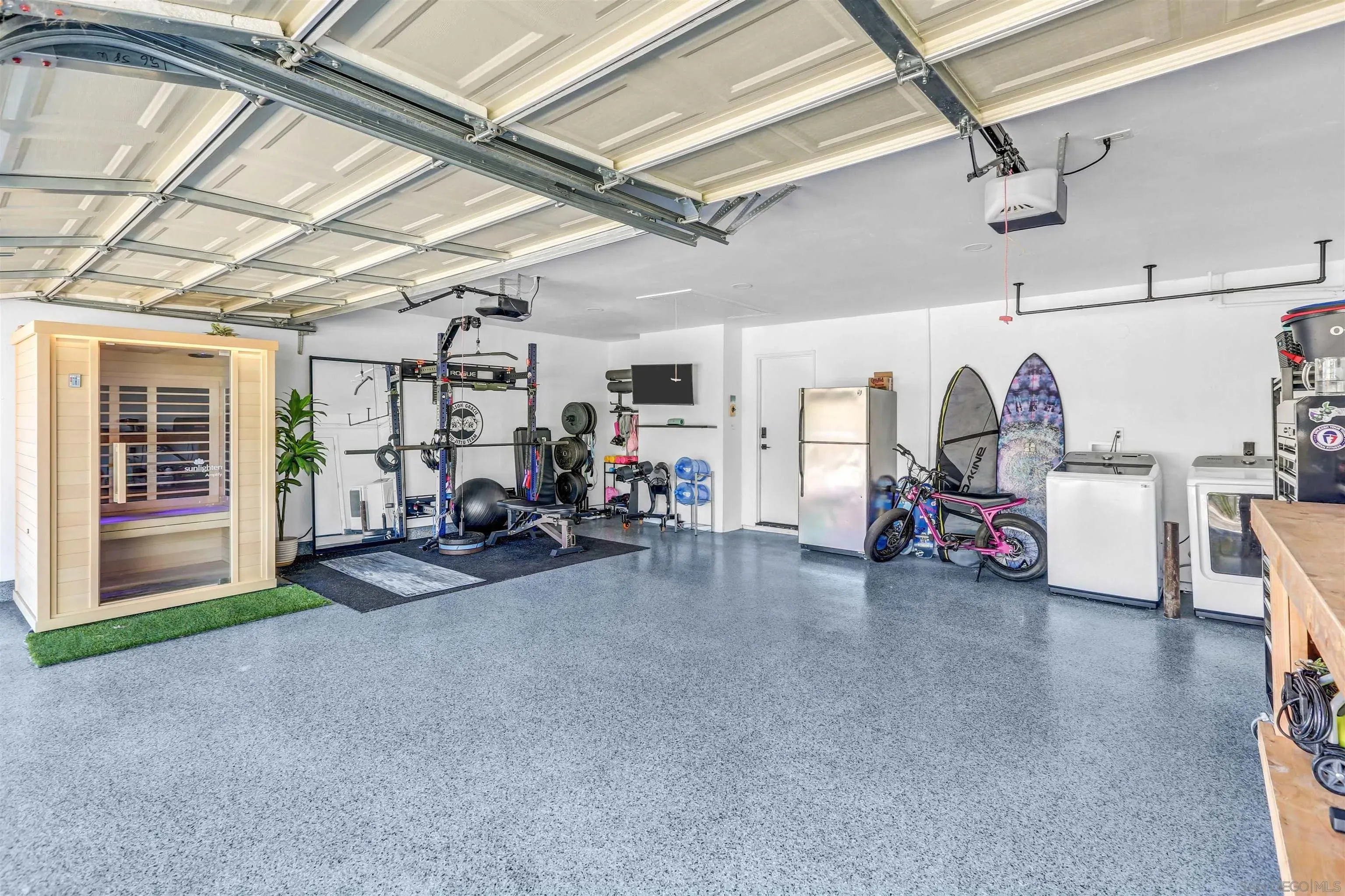 San Diego, California 92119, United States, 4 Bedrooms Bedrooms, ,3 BathroomsBathrooms,Residential,Active,219652