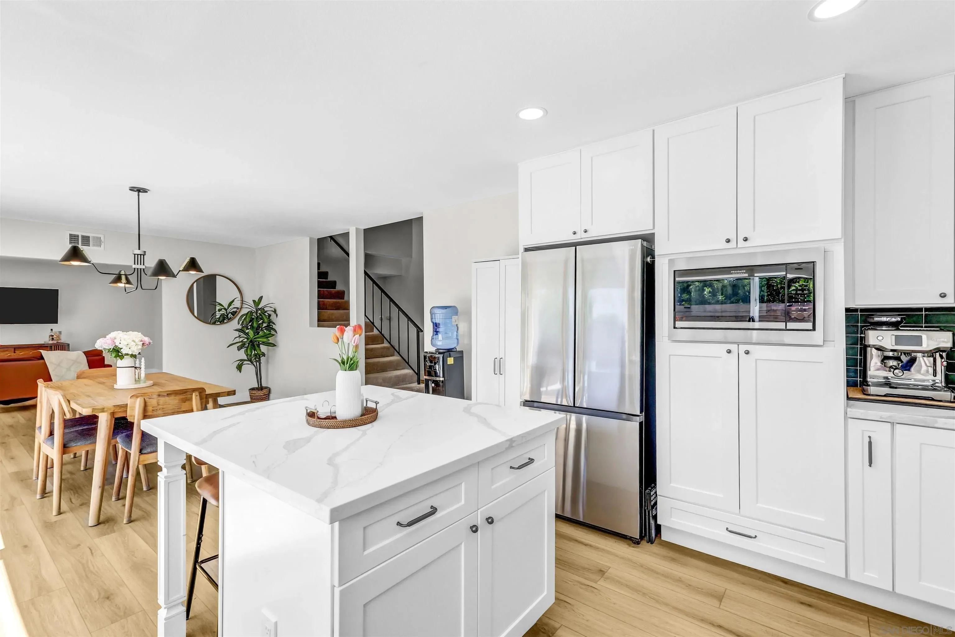 San Diego, California 92119, United States, 4 Bedrooms Bedrooms, ,3 BathroomsBathrooms,Residential,Active,219652