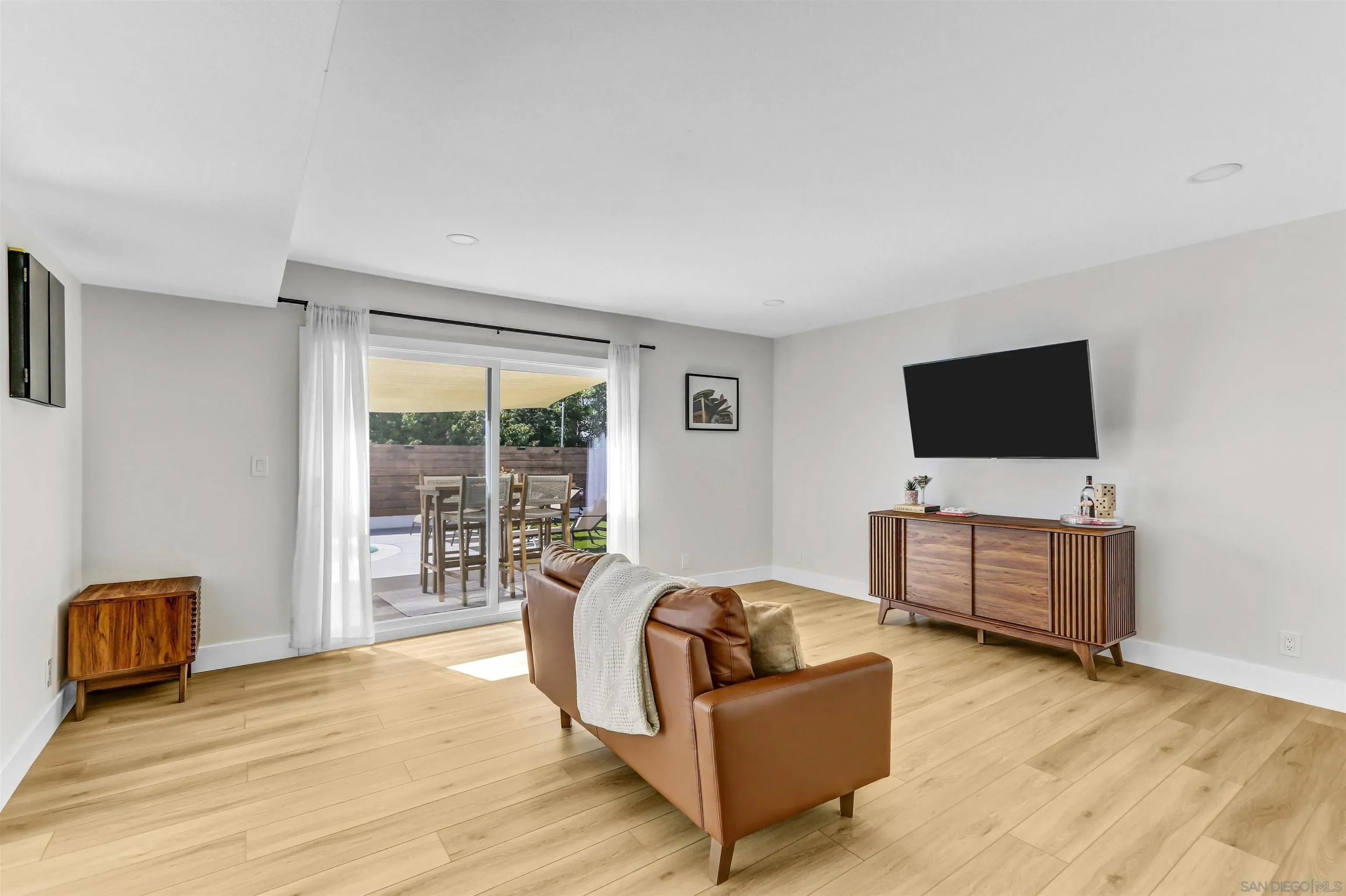 San Diego, California 92119, United States, 4 Bedrooms Bedrooms, ,3 BathroomsBathrooms,Residential,Active,219652