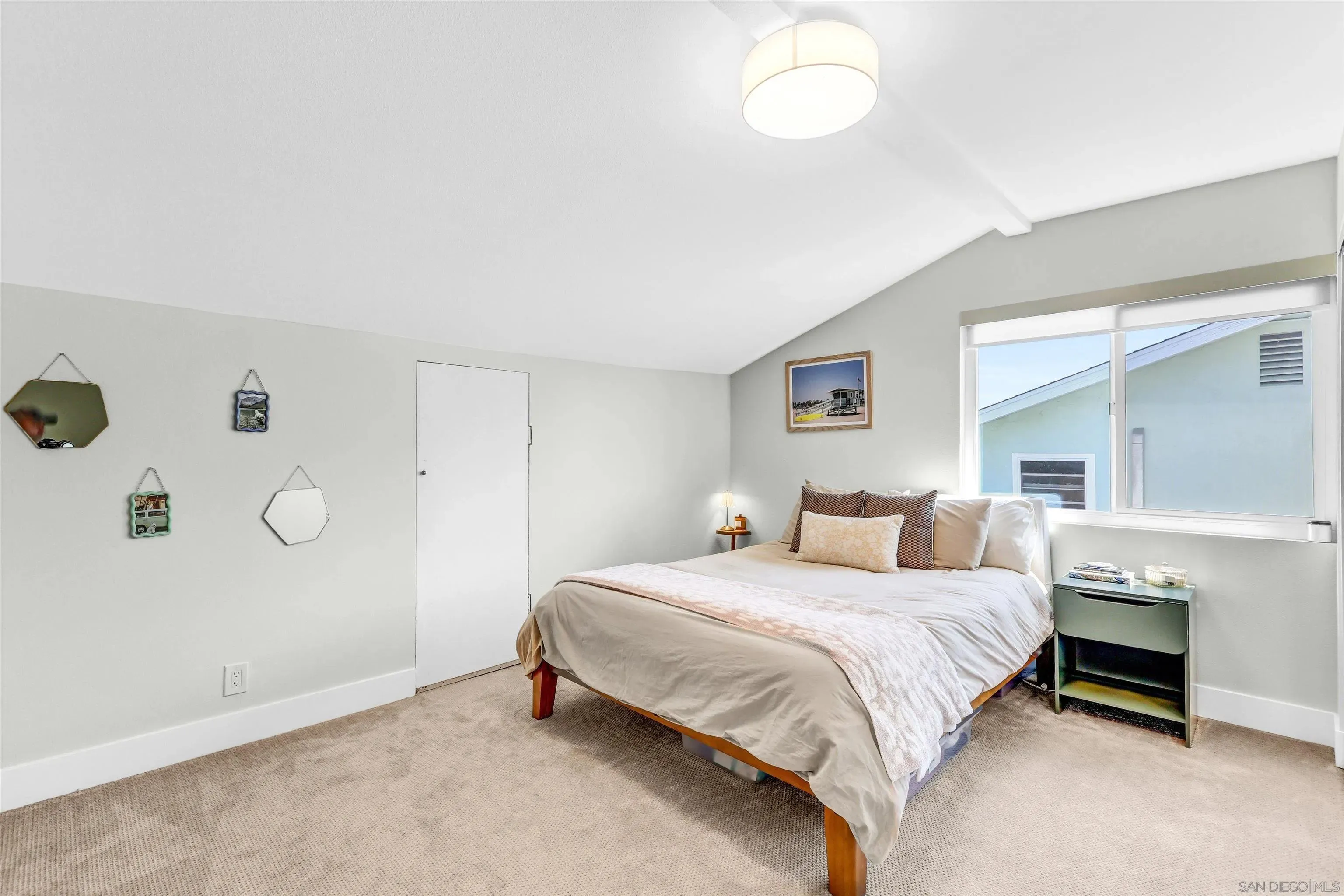 San Diego, California 92119, United States, 4 Bedrooms Bedrooms, ,3 BathroomsBathrooms,Residential,Active,219652