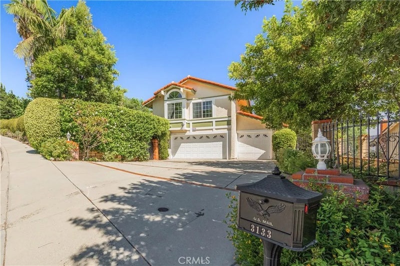 3133 E Hillside Drive
