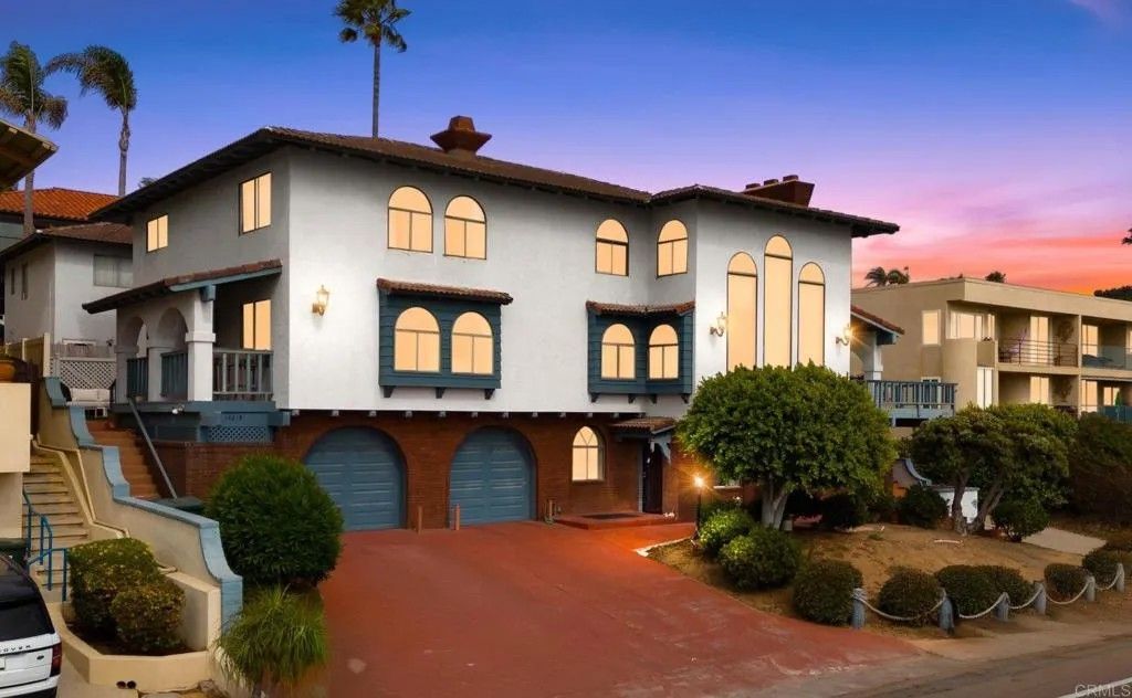 Photo of 1421 San Elijo Avenue, Cardiff By The Sea, CA 92007 (MLS # PTP2506360)