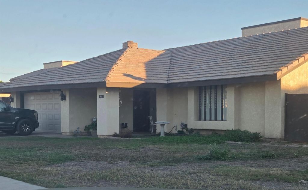 Photo of 432 W D Street, Brawley, CA 92227 (MLS # 2600494)