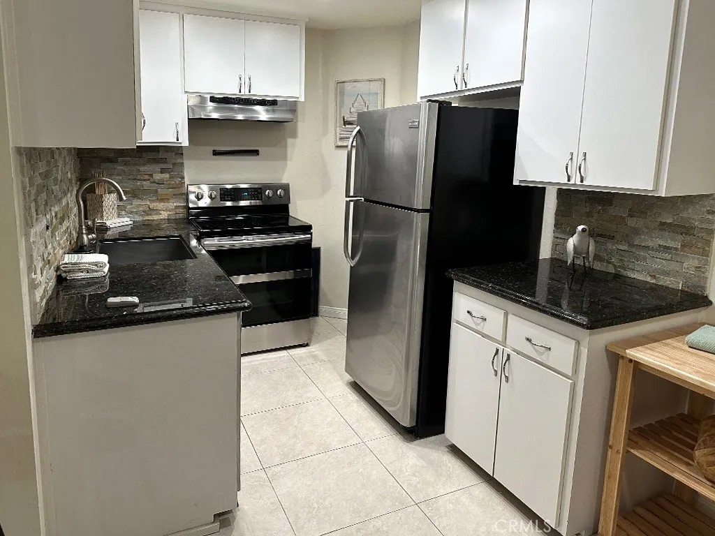 1108 Camino Real 409