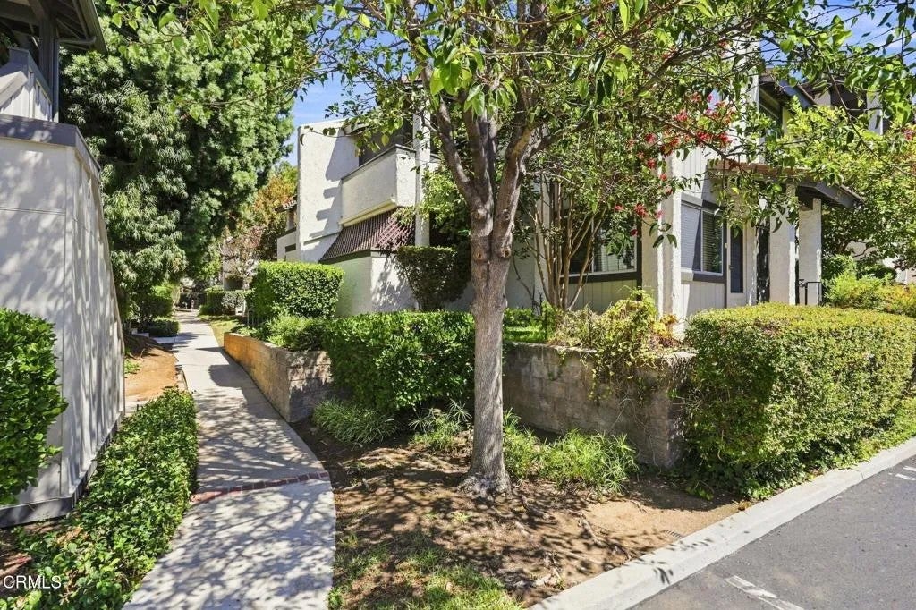 Photo of 1348 E Hillcrest Drive #53, Thousand Oaks, CA 91362 (MLS # V1-38631)