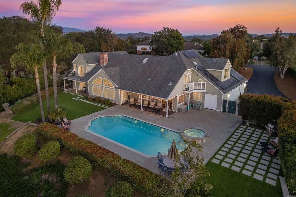 Photo of 2404 Via Del Aquacate, Fallbrook, CA 92028 (MLS # NDP2601857)