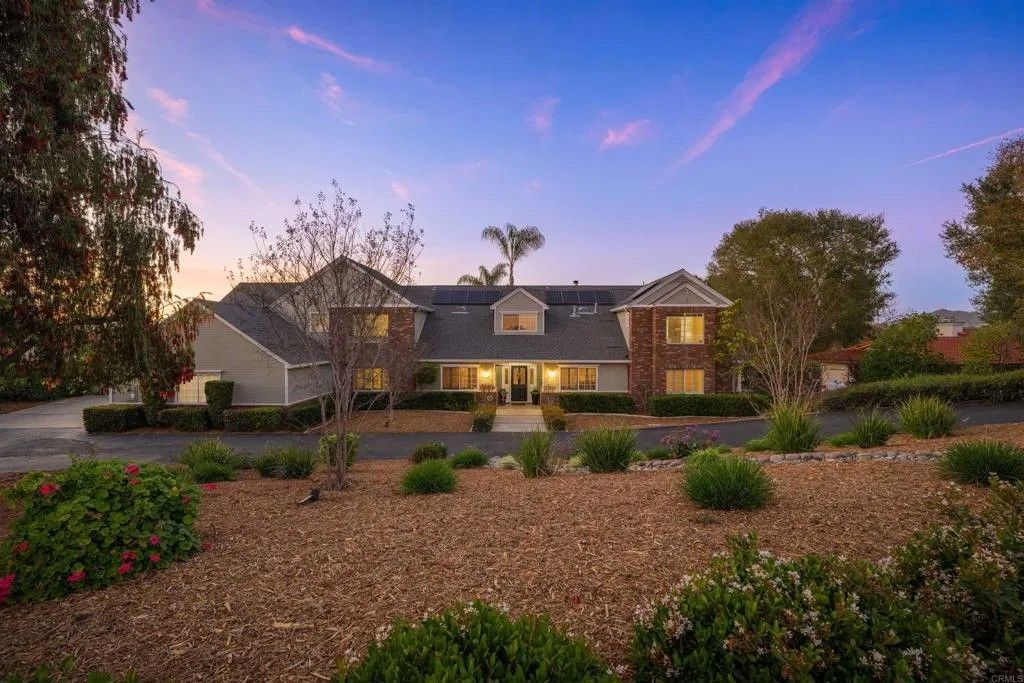 Photo of 2404 Via Del Aquacate, Fallbrook, CA 92028 (MLS # NDP2601857)