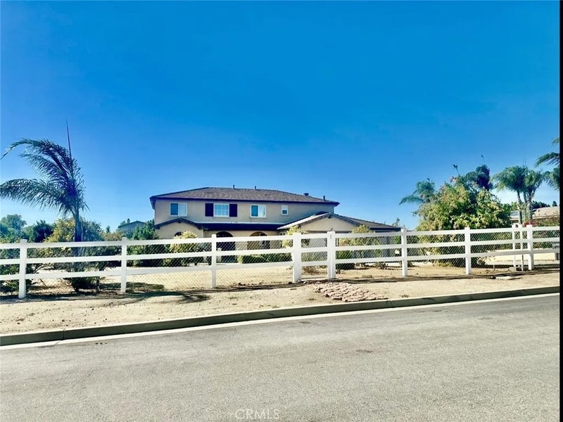 17881 Canyonwood Drive