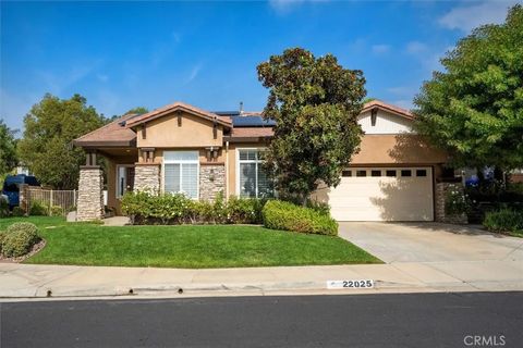 Photo of 22025 Lytle Court, Saugus, CA 91390 (MLS # SR26026711)