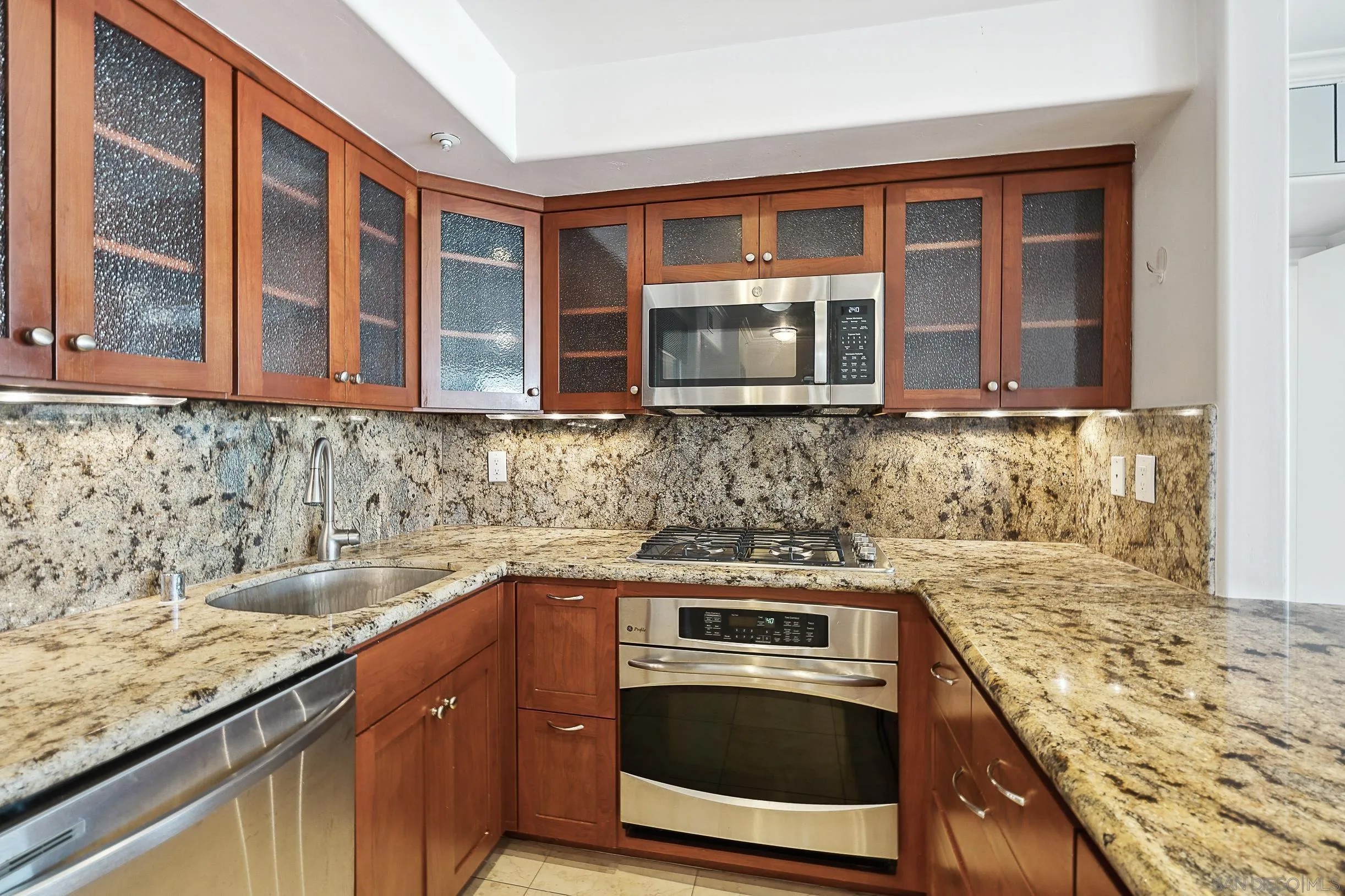 500 W Harbor Dr 919