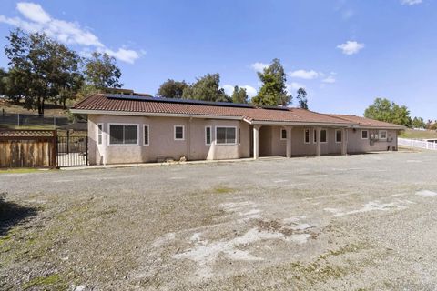 Photo of 1287 Hanson Way, Ramona, CA 92065 (MLS # 250045167)