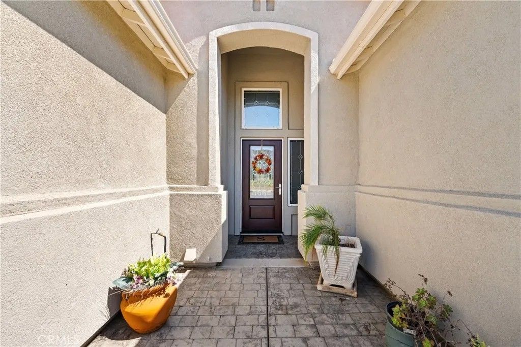 Photo of 520 Olazabal Dr, Hemet, CA 92545 (MLS # SW26062416)