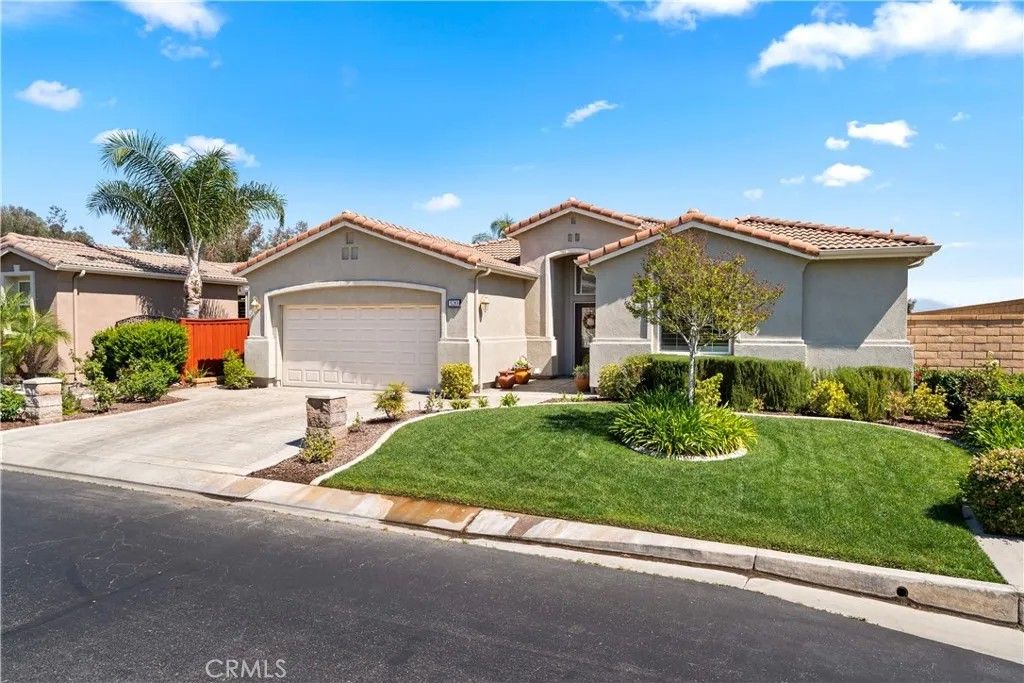 Photo of 520 Olazabal Dr, Hemet, CA 92545 (MLS # SW26062416)