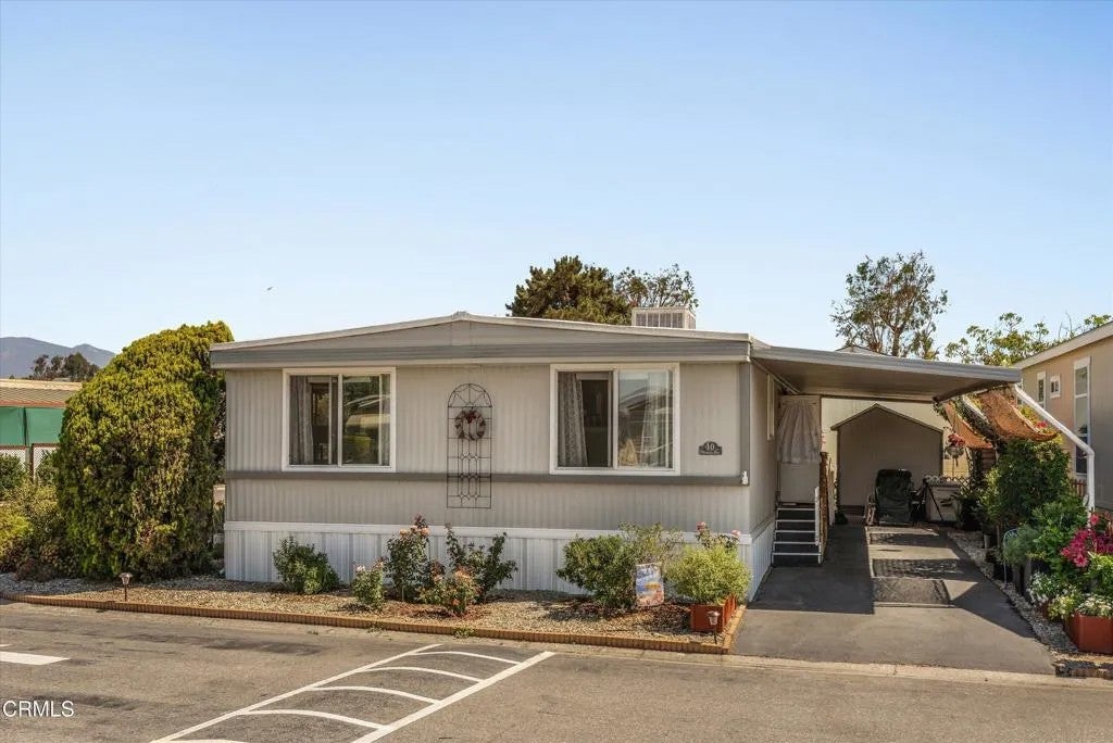 10 Wisteria Way