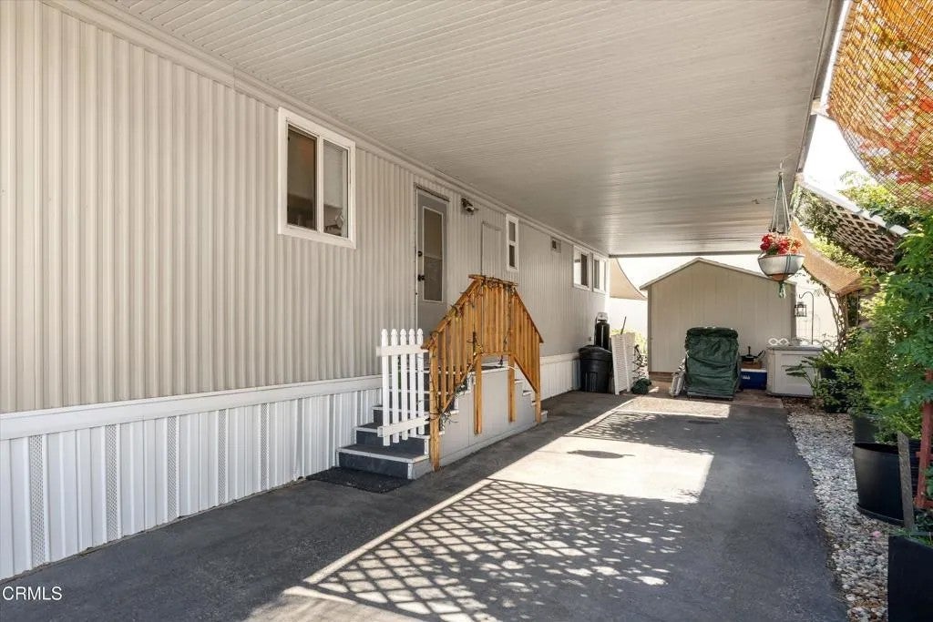 10 Wisteria Way