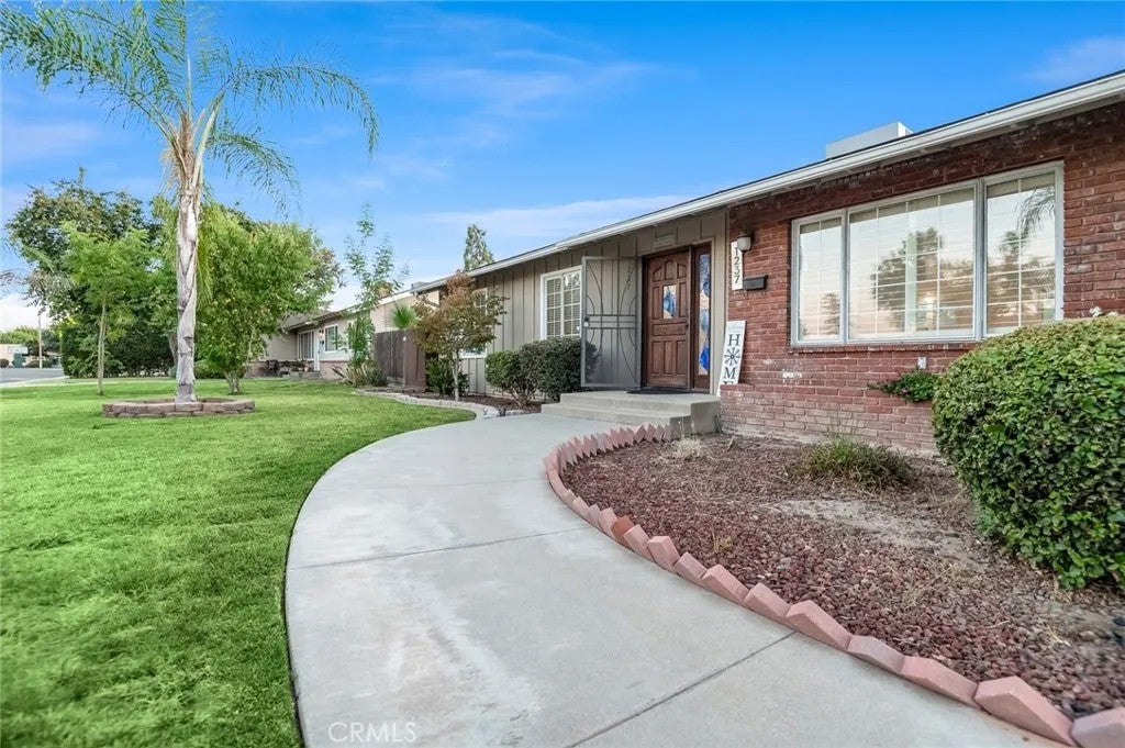 1237 S Clover