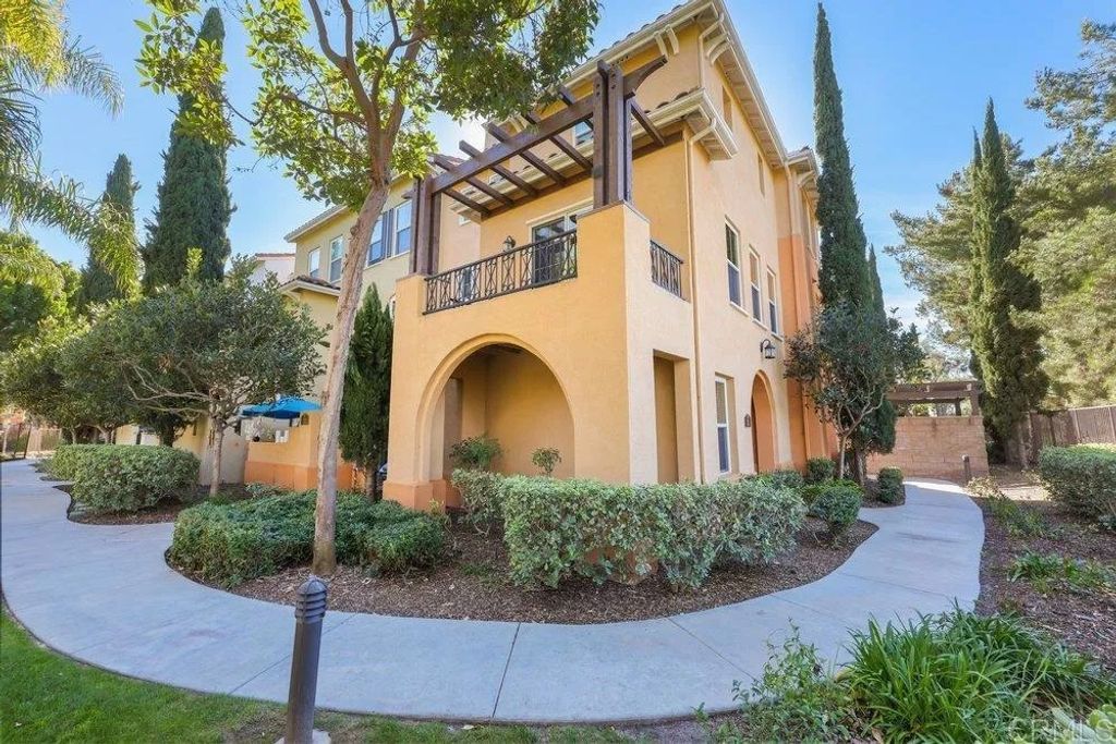 Photo of 2204 Huntington Point Road #13, Chula Vista, CA 91914 (MLS # PTP2600554)