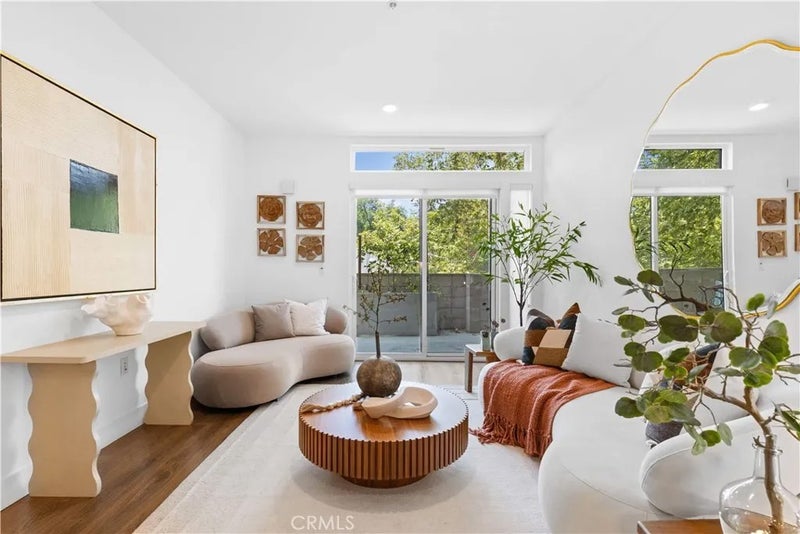 218 N El Molino Avenue 207
