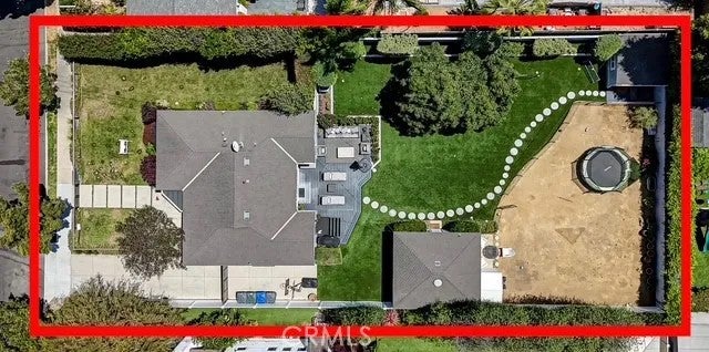 202 W Sycamore