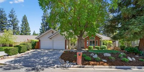 Photo of 10130 N Heather Drive, Fresno, CA 93720 (MLS # SR26056117)