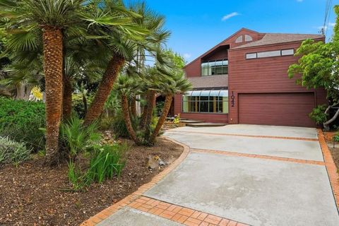 Photo of 1042 Hymettus Avenue, Encinitas, CA 92024 (MLS # NDP2604058)