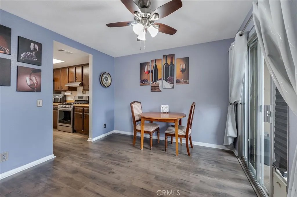 2389 S Reservoir