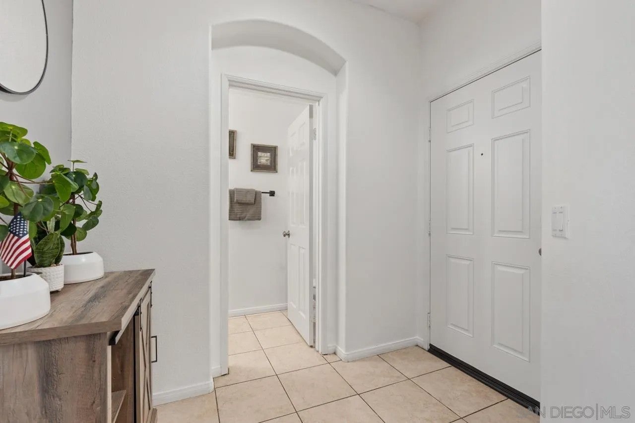 6373 Avenida De Las Vistas 3