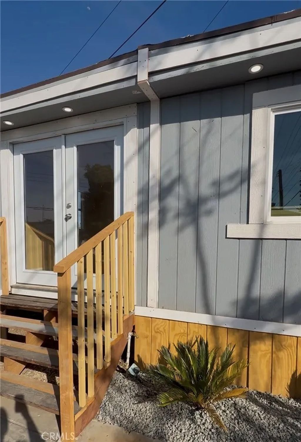 Photo of 1011 W. La Cadena Drive #30, Riverside, CA 92509 (MLS # IV26075253)