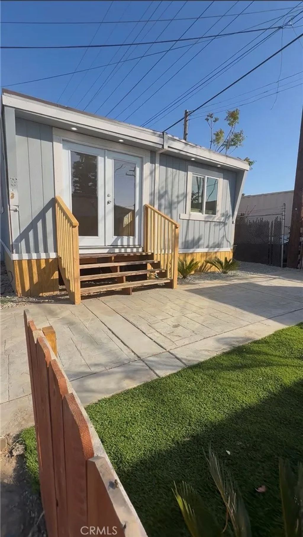 Photo of 1011 W. La Cadena Drive #30, Riverside, CA 92509 (MLS # IV26075253)