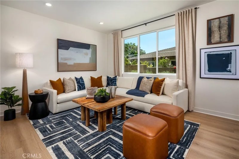 248 W Citrus Row