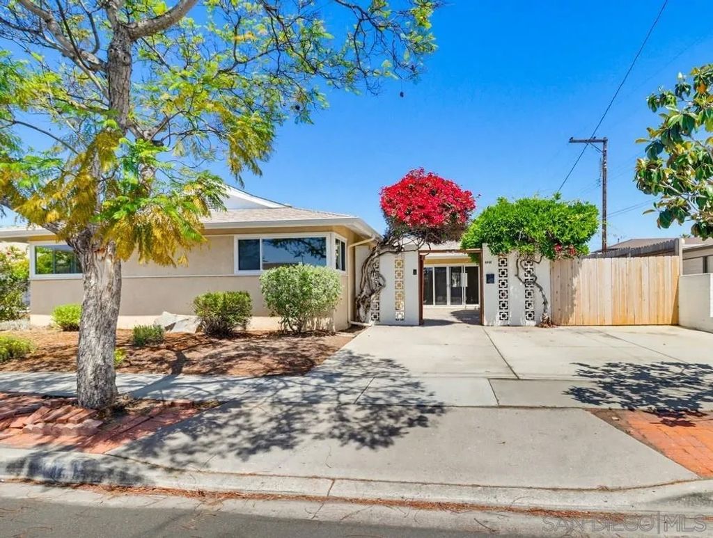 Photo of 8464 Lake Gaby Ave, San Diego, CA 92119 (MLS # 260009332)