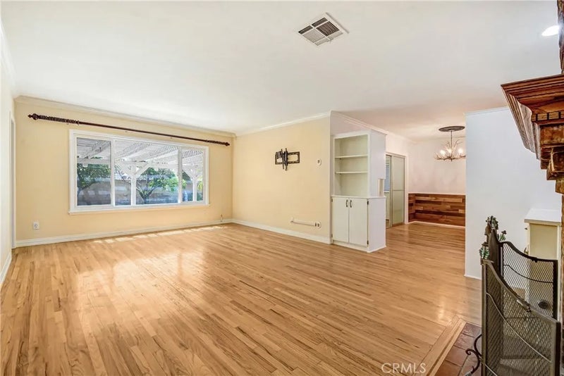 3264 N Lugo
