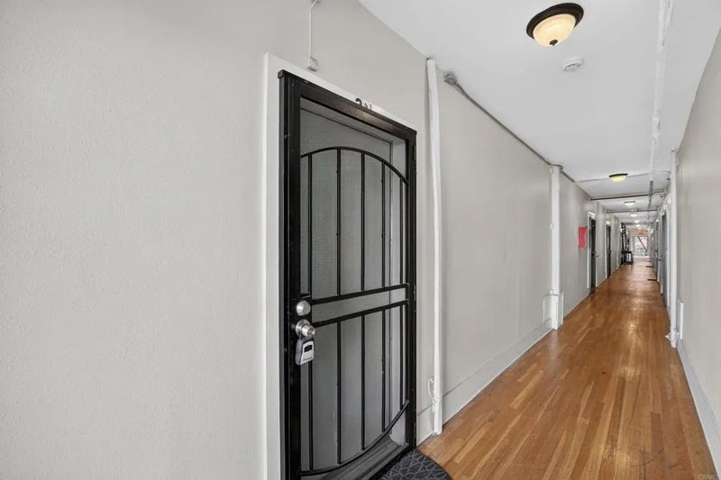323 W 4Th Street 211